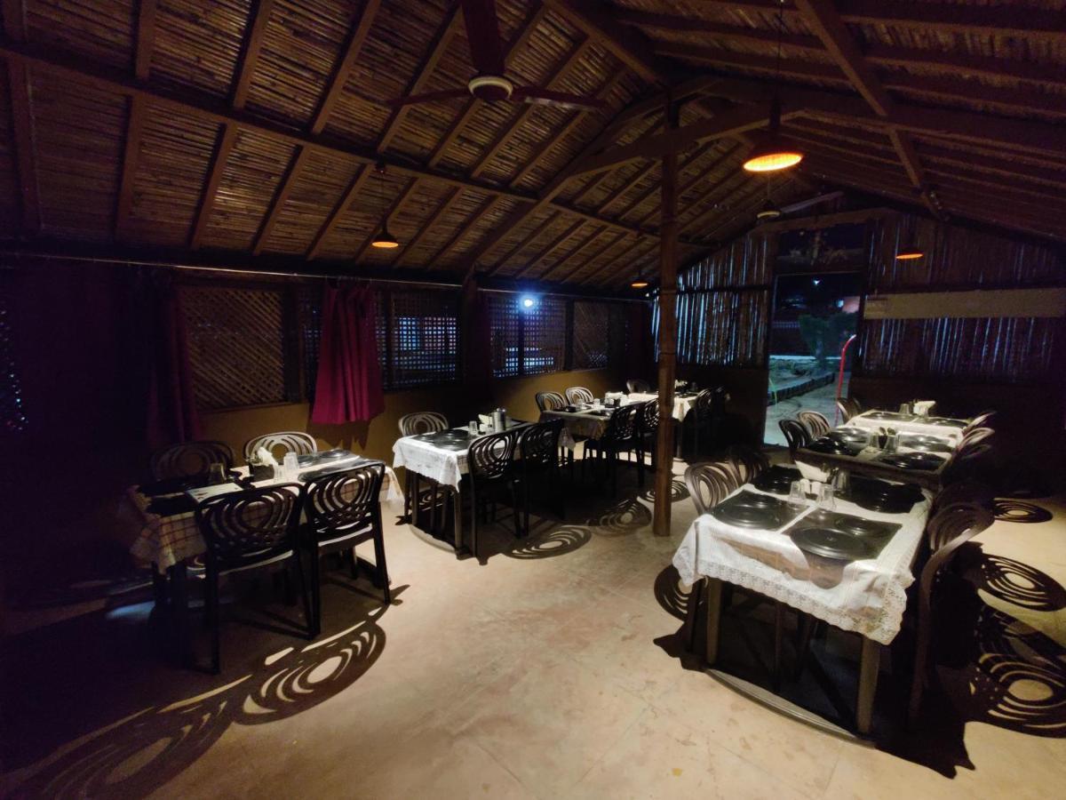 Santkrupa Villa Resort Nakhtrana Buitenkant foto