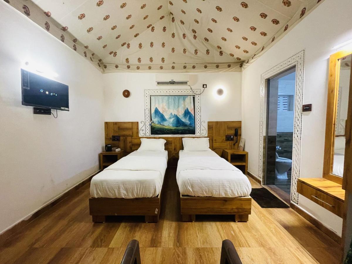 Santkrupa Villa Resort Nakhtrana Buitenkant foto