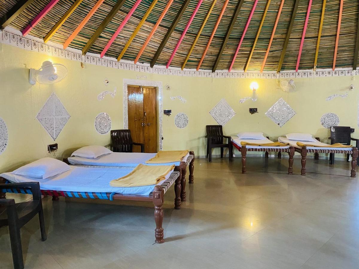 Santkrupa Villa Resort Nakhtrana Buitenkant foto