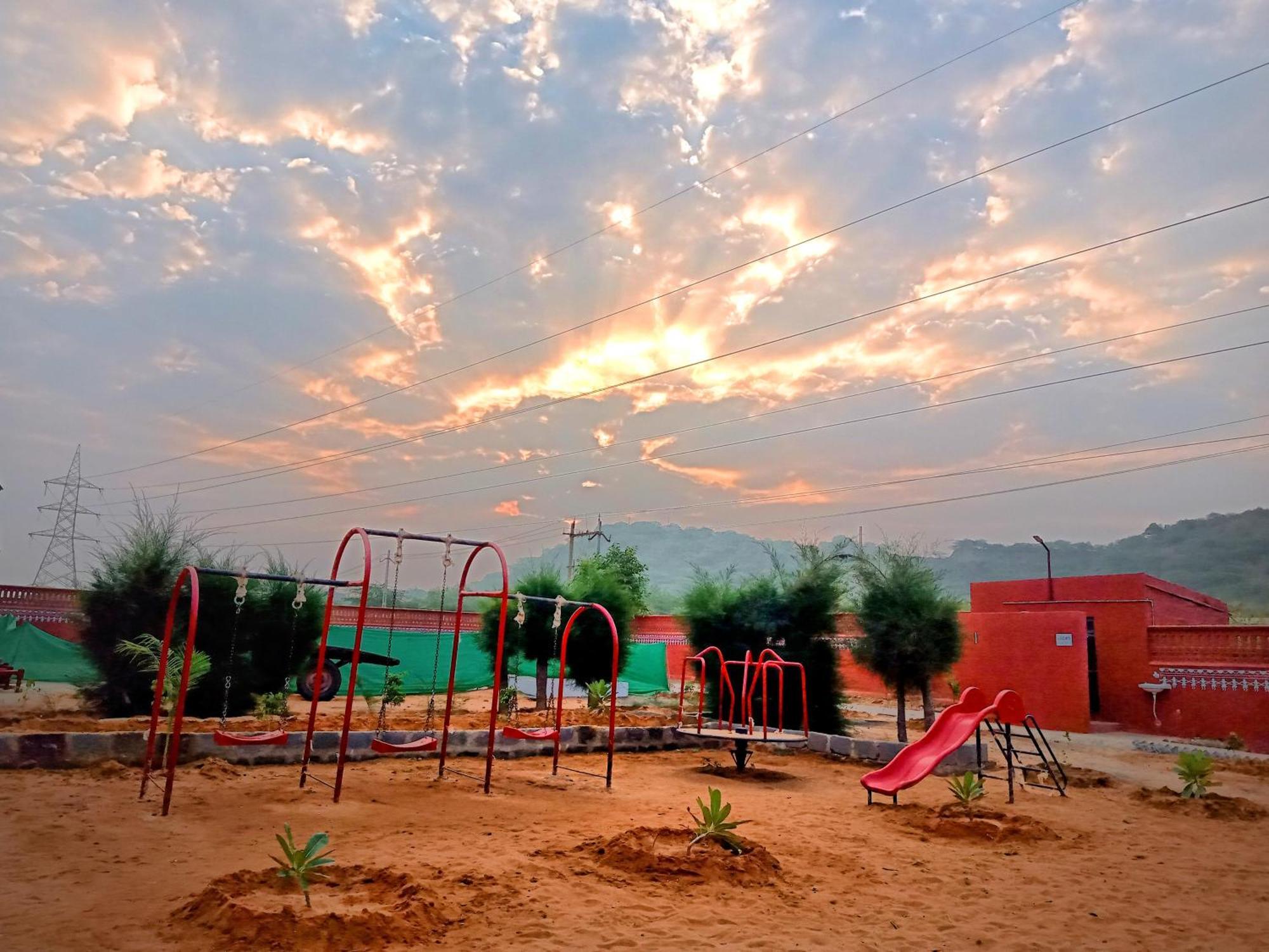 Santkrupa Villa Resort Nakhtrana Buitenkant foto