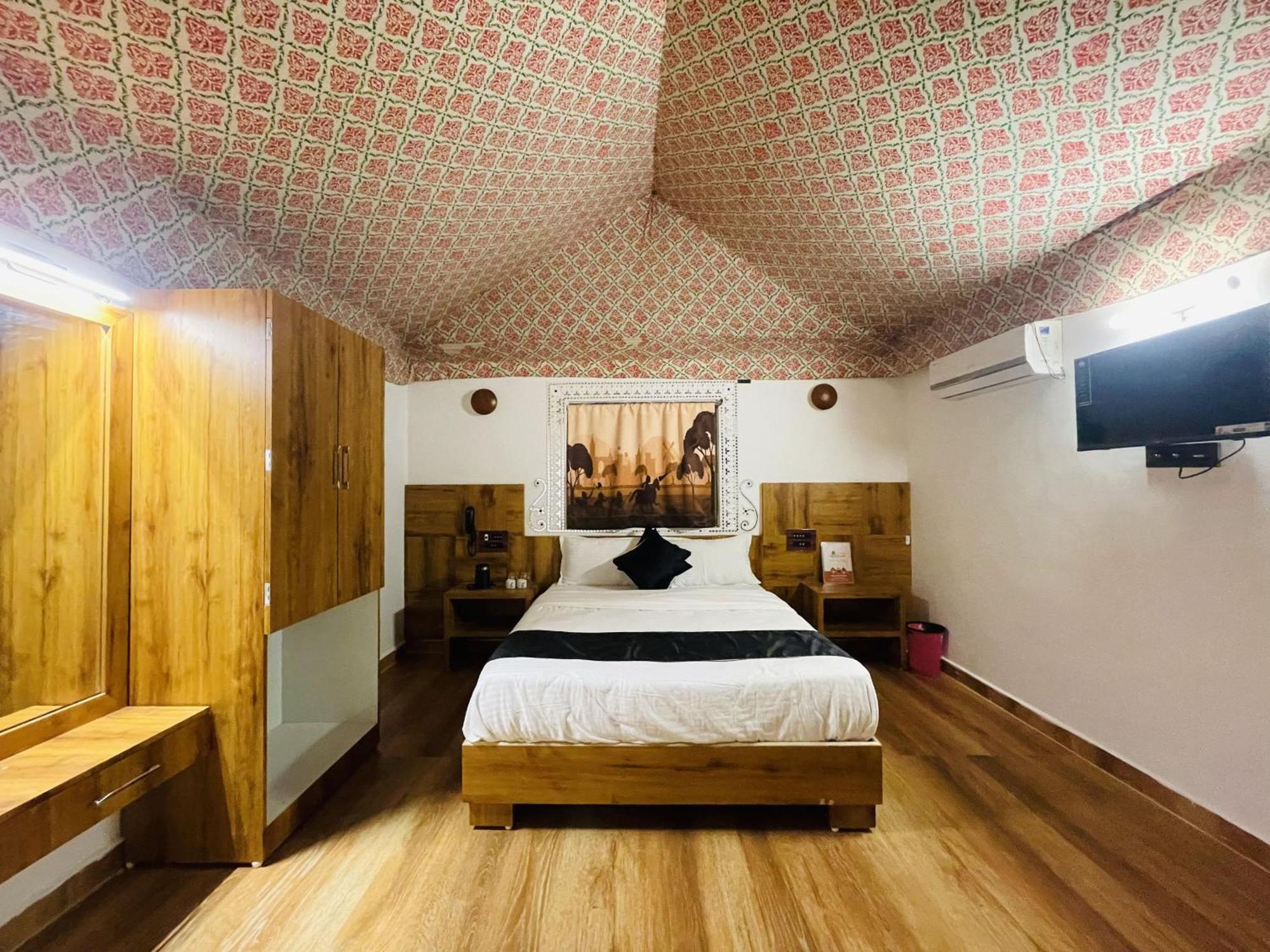 Santkrupa Villa Resort Nakhtrana Buitenkant foto